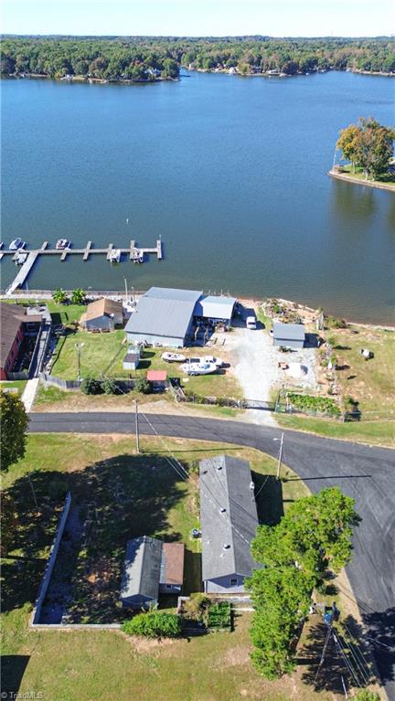 155 Beach Road Lexington, NC 27292 - Photo 9 of 24