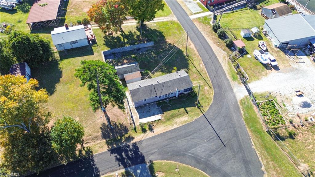 155 Beach Road Lexington, NC 27292 - Photo 10 of 24