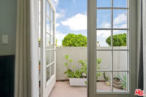 $699,000 | 12010 West Magnolia Boulevard, Unit 101, Valley Village, CA 91607