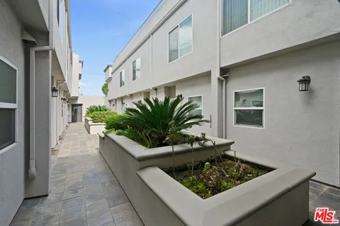 $699,000 | 12010 West Magnolia Boulevard, Unit 101, Valley Village, CA 91607
