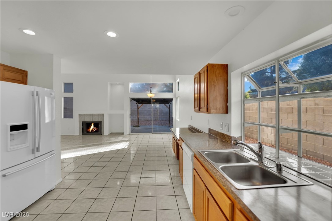 2042 Angel Falls Drive Henderson, NV 89074 - Photo 10 of 43