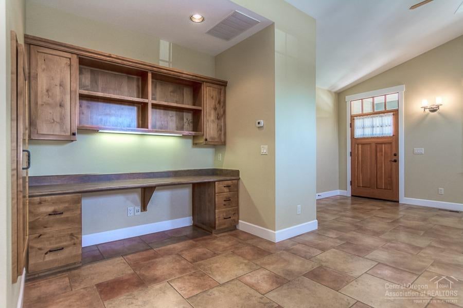 835 Northwest Rimrock Drive Redmond, OR 97756 - Photo 5 of 23 Additional Photo