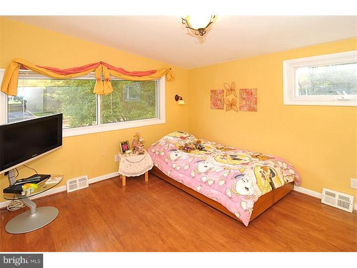 901 Fraser Road Glenside, PA 19038 - Photo 15 of 25 Bedroom 3