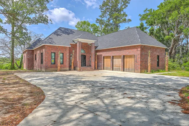$2,200,000 | 404 Fairington Drive, Summerville, SC 29485