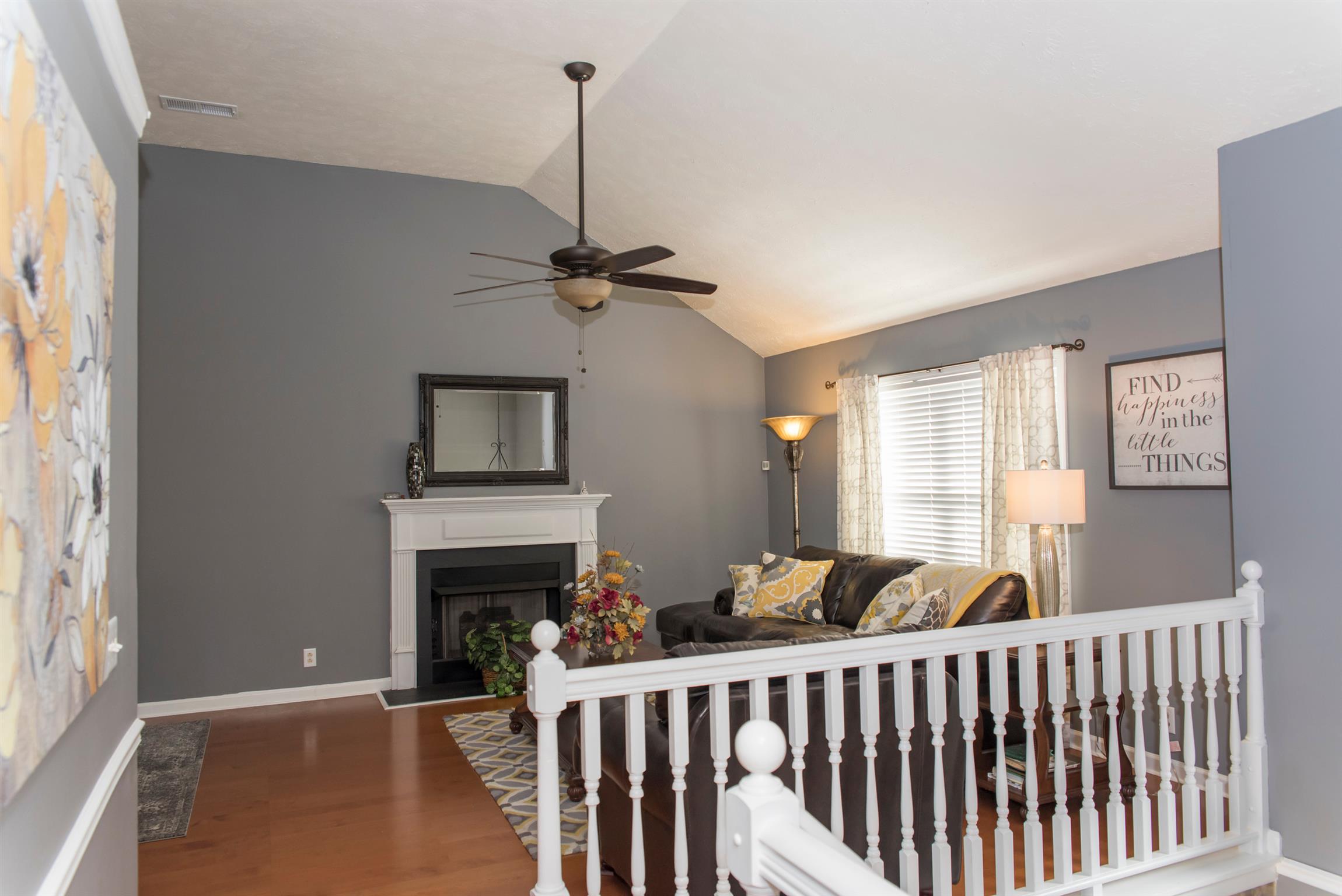 6233 Mt View Road Antioch, TN 37013 - Photo 4 of 29 Living room