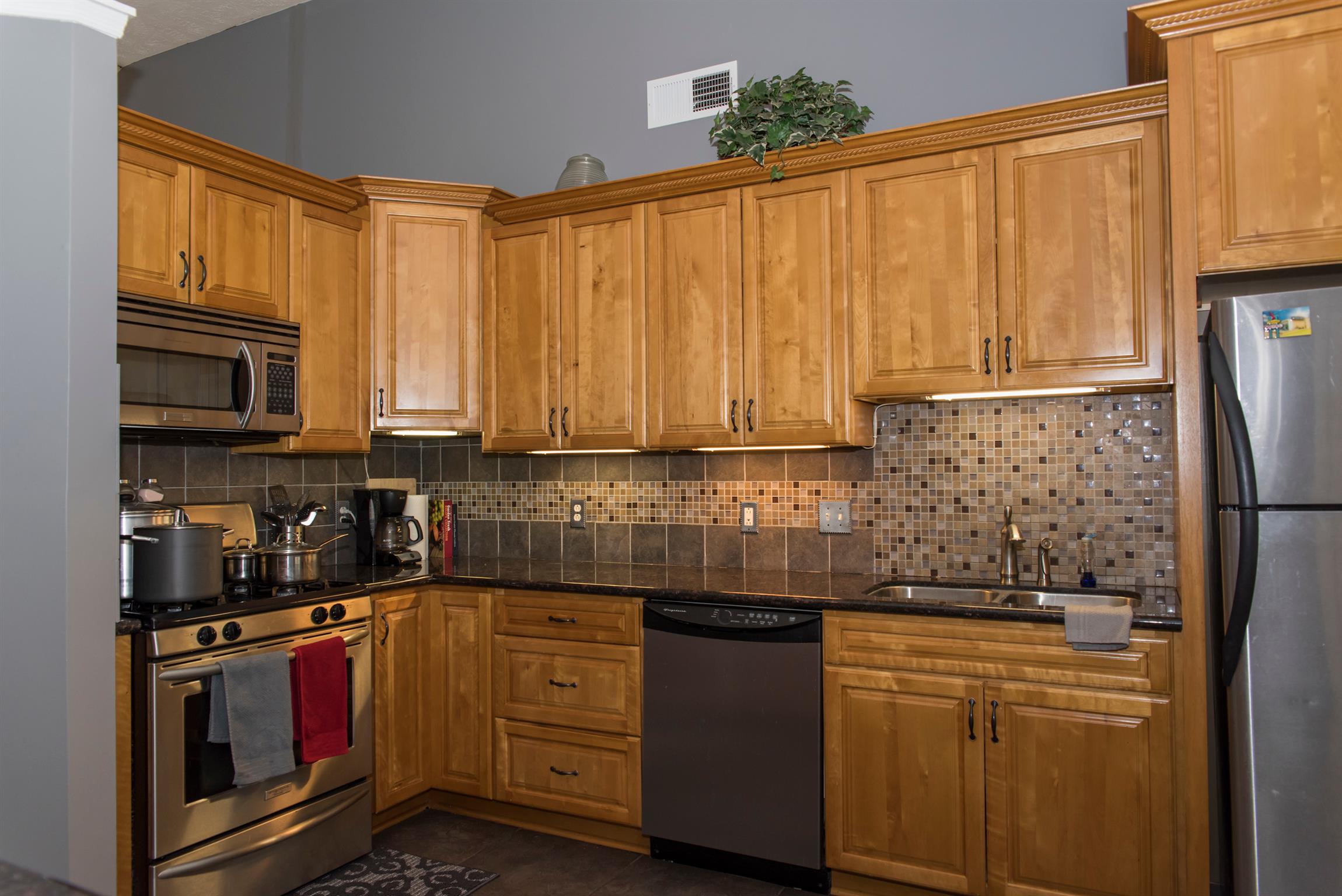 6233 Mt View Road Antioch, TN 37013 - Photo 9 of 29 Cooking is a breeze in this kitchen!