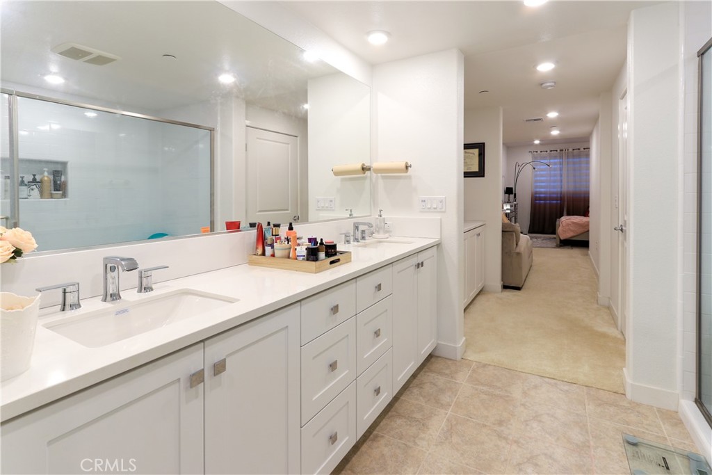 1891 Union Street, Unit 111 Anaheim, CA 92805 - Photo 14 of 35 Primary bath 2