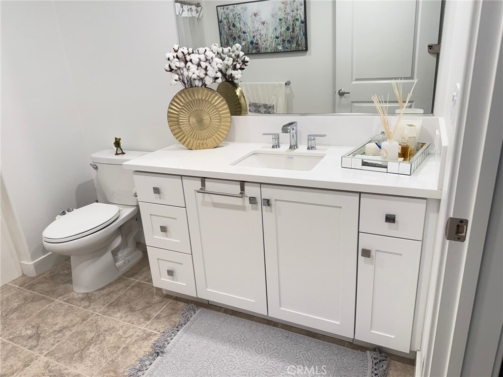 1891 Union Street, Unit 111 Anaheim, CA 92805 - Photo 20 of 35 Second bathroom 2