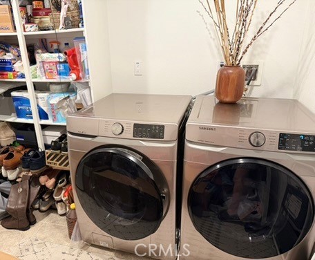 1891 Union Street, Unit 111 Anaheim, CA 92805 - Photo 25 of 35 Laundry room