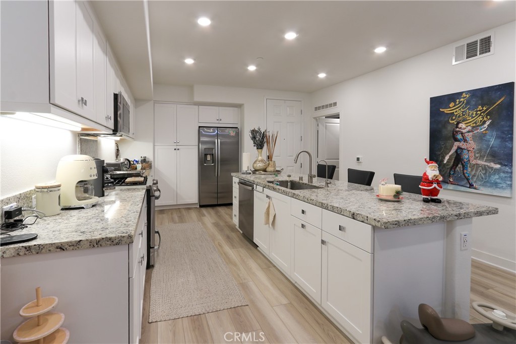 1891 Union Street, Unit 111 Anaheim, CA 92805 - Photo 5 of 35