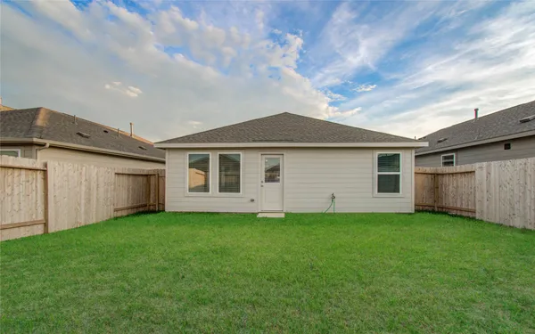 $1,500 | 25364 Carnation Court, Montgomery, TX 77316