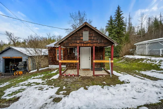 $149,000 | 869 Lower Page Road, Smelterville, ID 83868