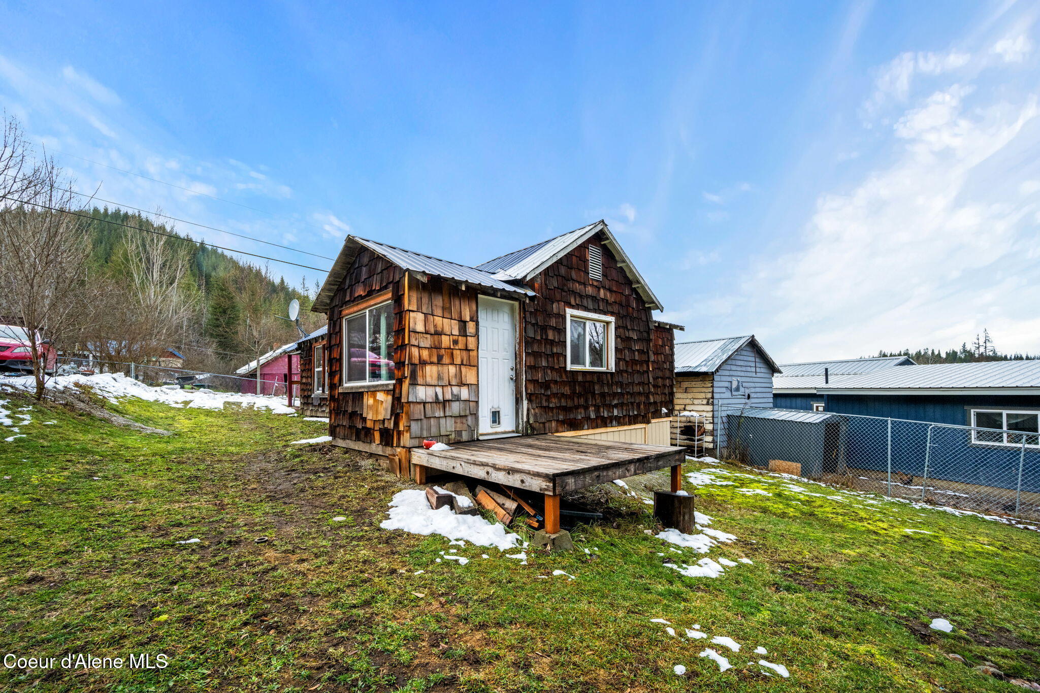 869 Lower Page Road Smelterville, ID 83868 - Photo 19 of 29 Good parking