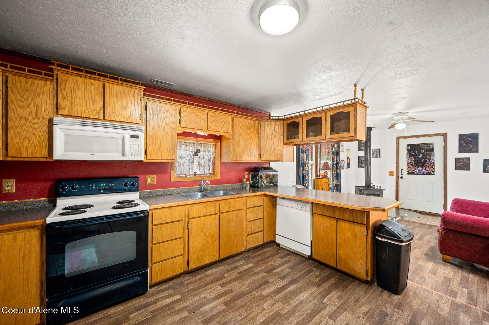 869 Lower Page Road Smelterville, ID 83868 - Photo 10 of 29 Open concept