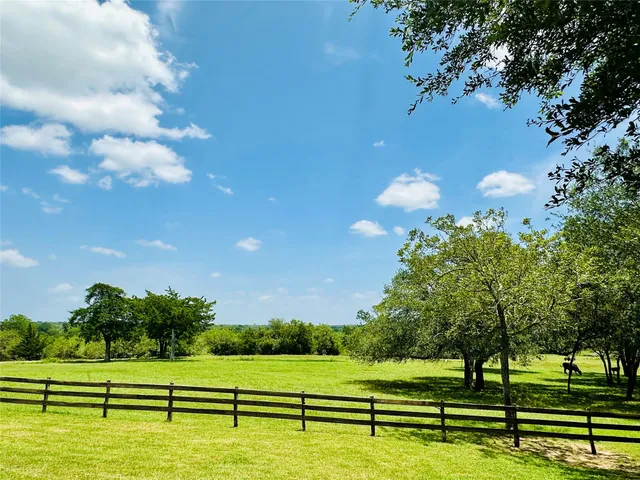 $1,599,000 | 1020 East Fm 532, Hallettsville, TX 77964