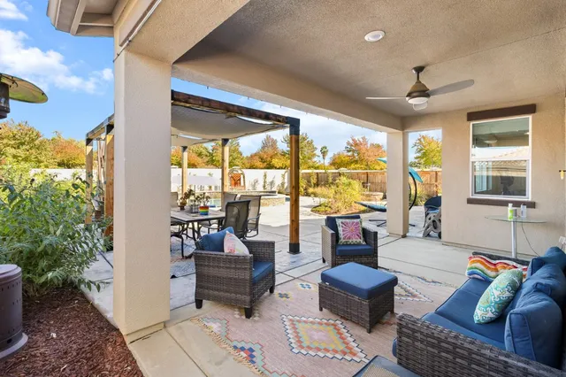 $1,150,000 | 242 McKays Pt Place, West Sacramento, CA 95605