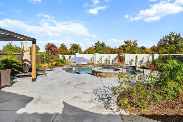 $1,150,000 | 242 McKays Pt Place, West Sacramento, CA 95605