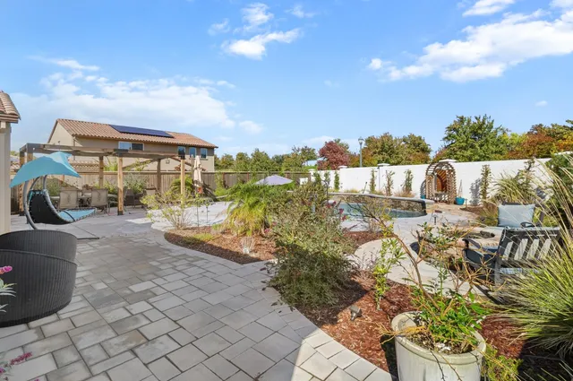 $1,150,000 | 242 McKays Pt Place, West Sacramento, CA 95605