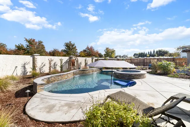 $1,150,000 | 242 McKays Pt Place, West Sacramento, CA 95605