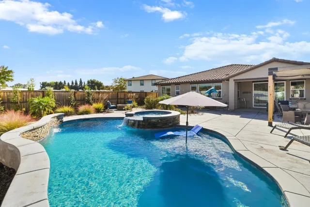 $1,150,000 | 242 McKays Pt Place, West Sacramento, CA 95605