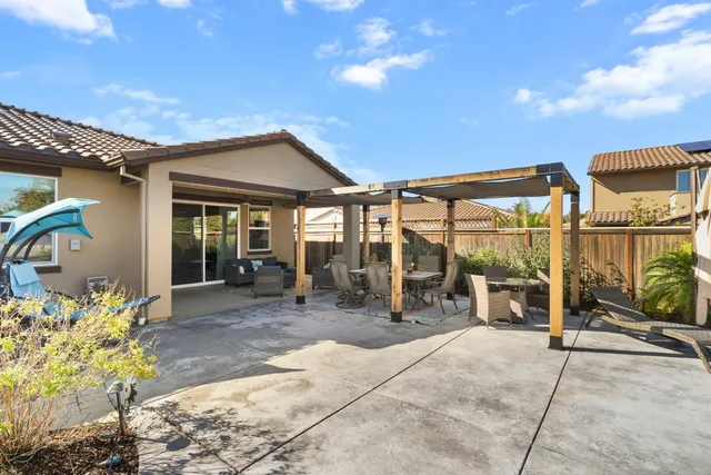 $1,150,000 | 242 McKays Pt Place, West Sacramento, CA 95605