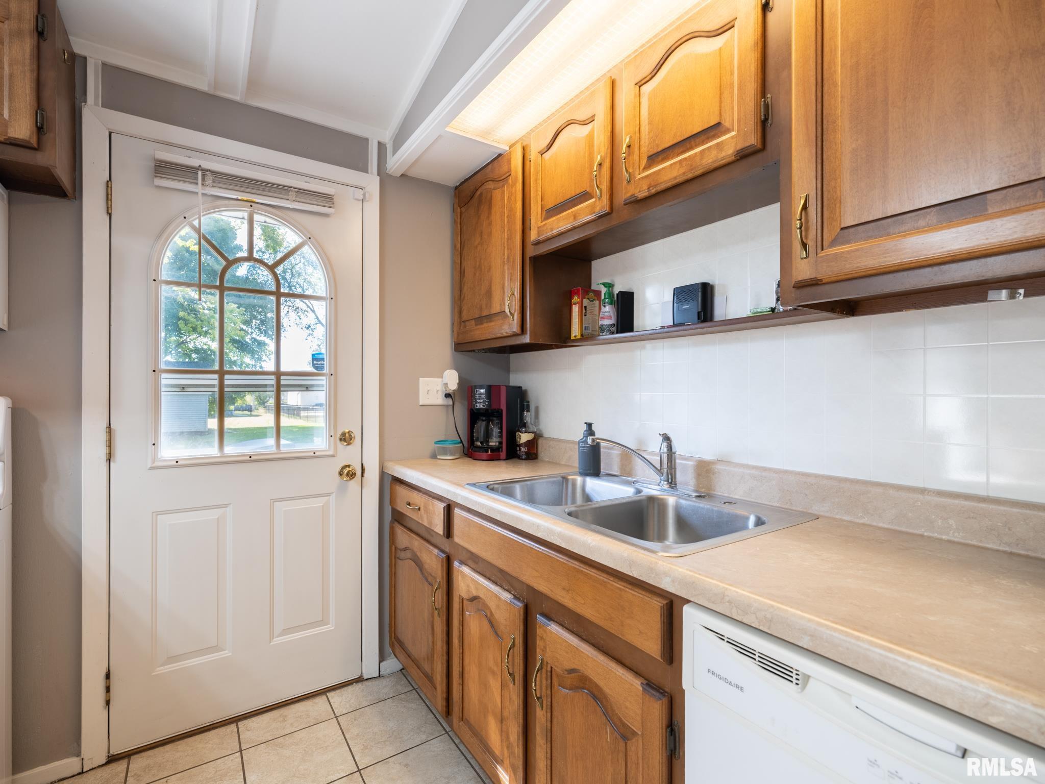 603 Linden Street Delavan, IL 61734 - Photo 17 of 55