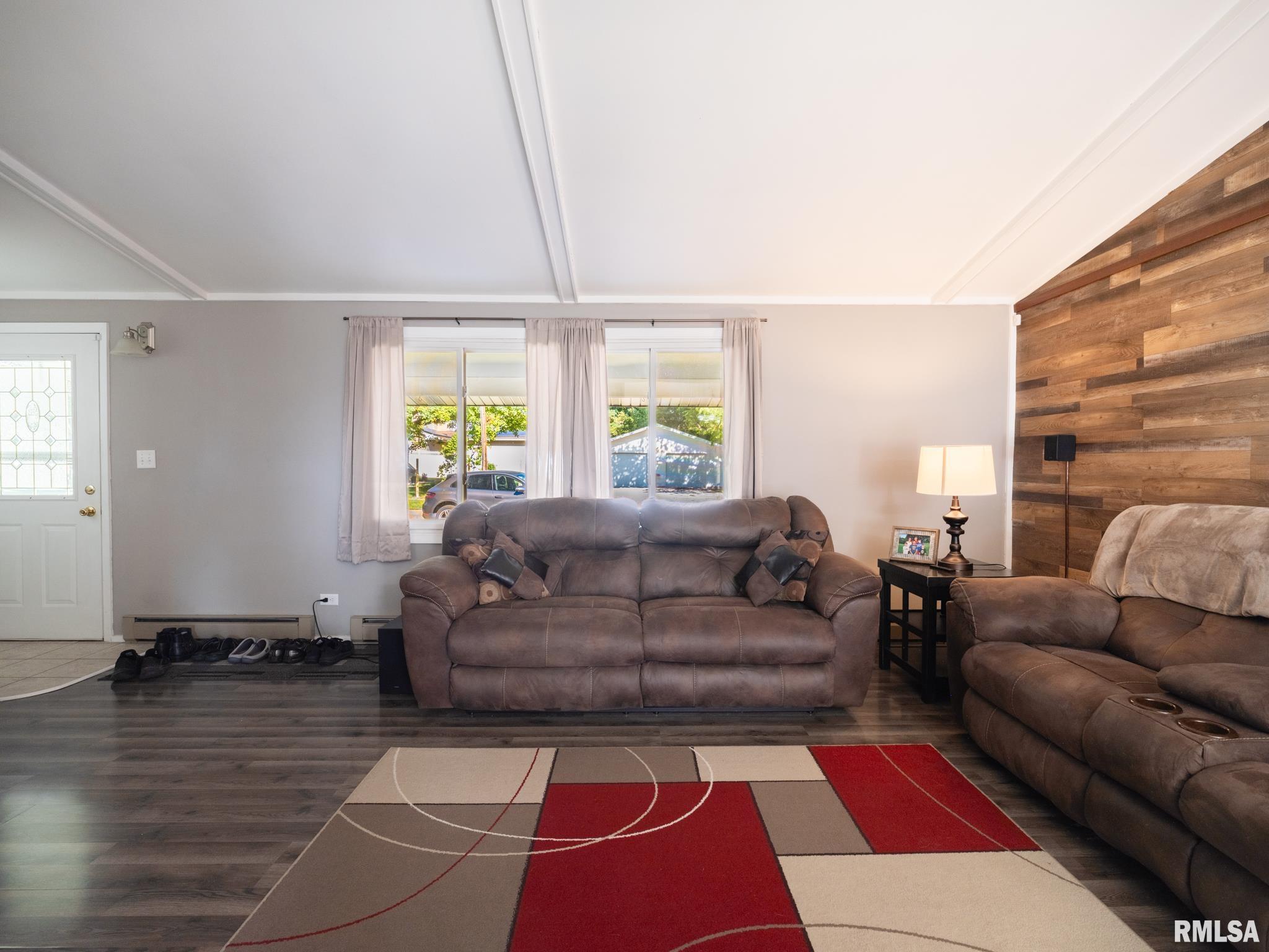 603 Linden Street Delavan, IL 61734 - Photo 6 of 55