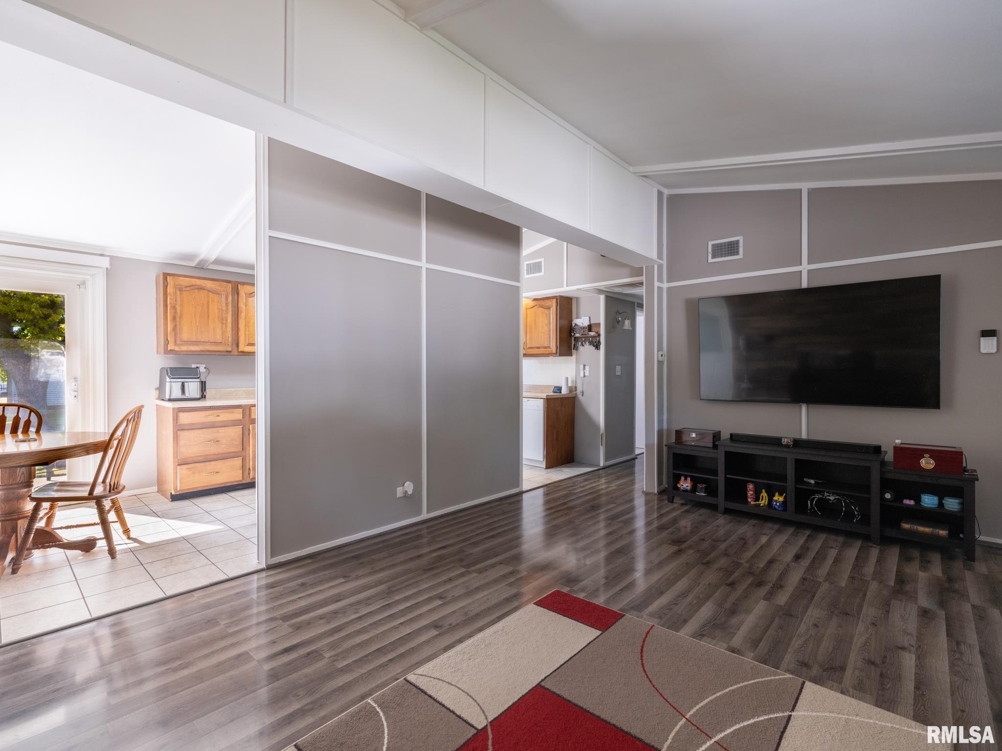 603 Linden Street Delavan, IL 61734 - Photo 10 of 55