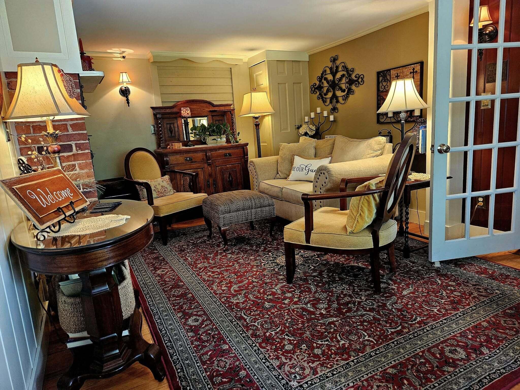 91 South Street Gorham, ME 04038 - Photo 4 of 17 3_Sitting Room
