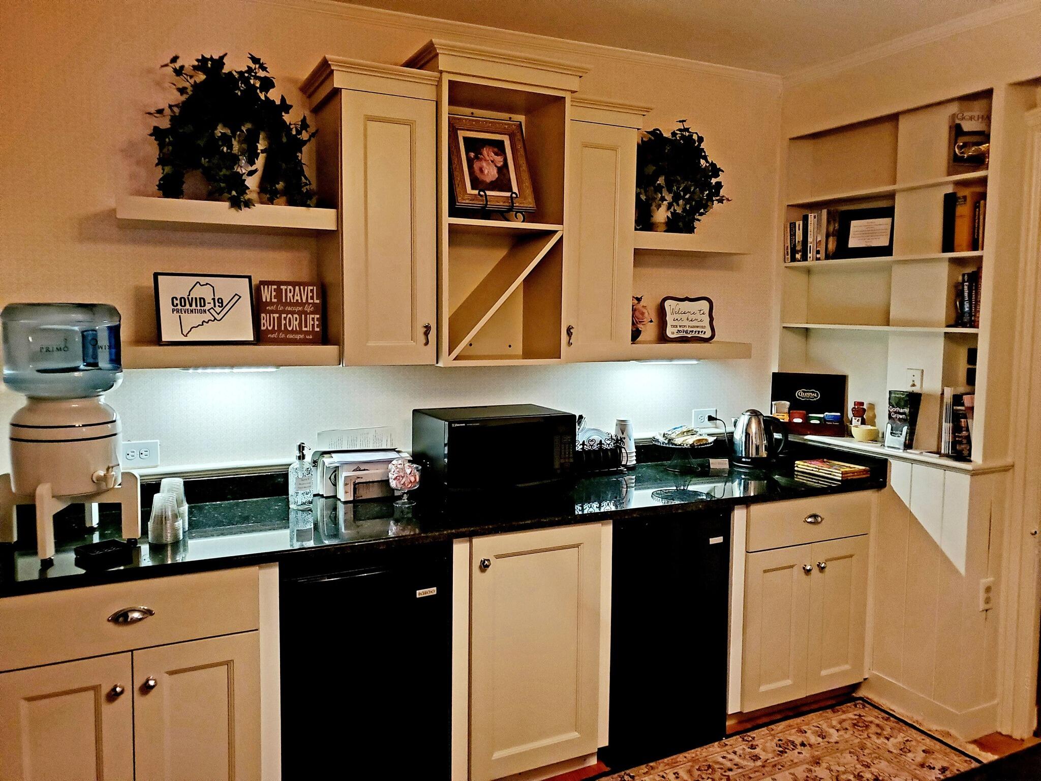 91 South Street Gorham, ME 04038 - Photo 6 of 17 4_PIneCrest coffee bar