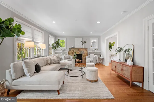 $1,695,000 | 4619 Langdrum Lane, Chevy Chase, MD 20815