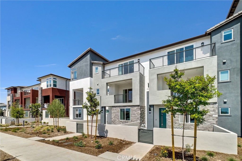 160 Restore Irvine, CA 92618 - Photo 3 of 50