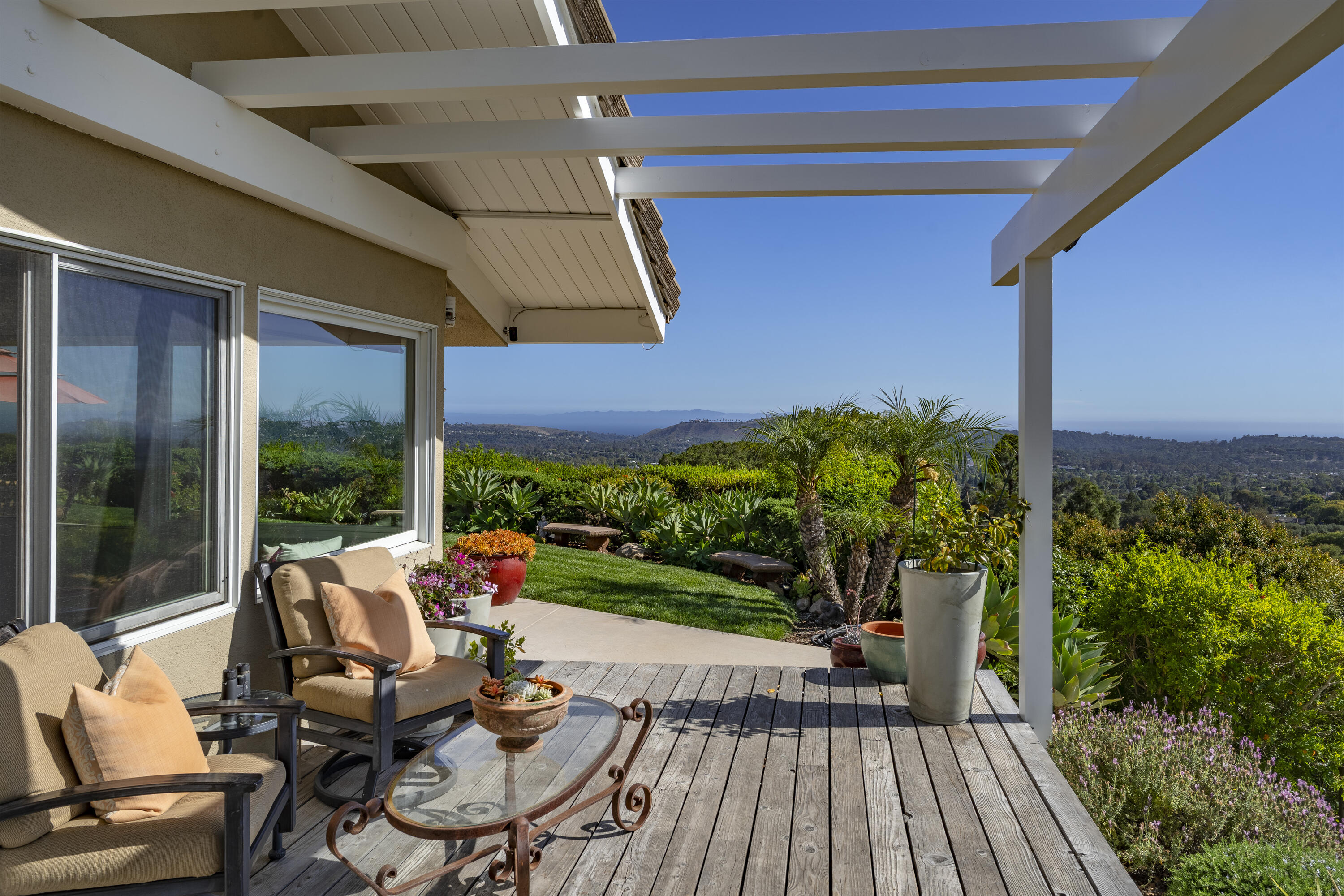 407 Northridge Road Santa Barbara, CA 93105 - Photo 4 of 27 Pergola Deck