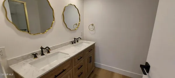 $1,199,900 | 22 Van Dyke Street, Thousand Oaks, CA 91360