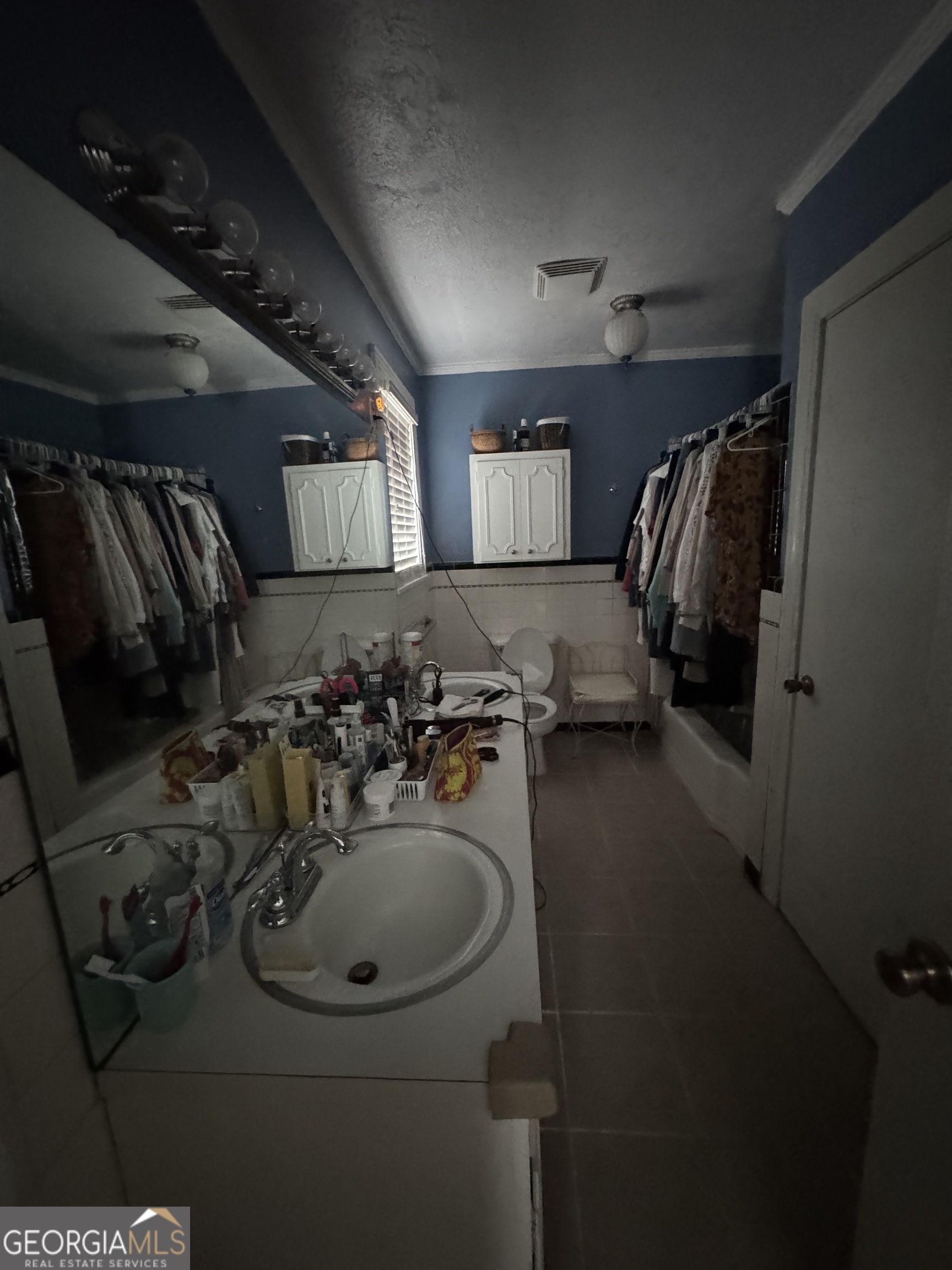 255 Highway 27 Georgetown, GA 39854 - Photo 6 of 16 a bathroom with a sink and mirror