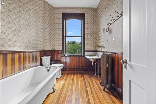 $825,000 | 546 Castle Street, Geneva City, NY 14456