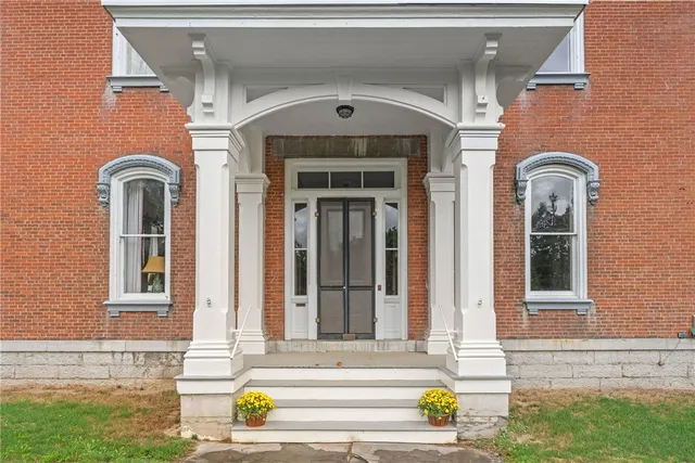 $825,000 | 546 Castle Street, Geneva City, NY 14456