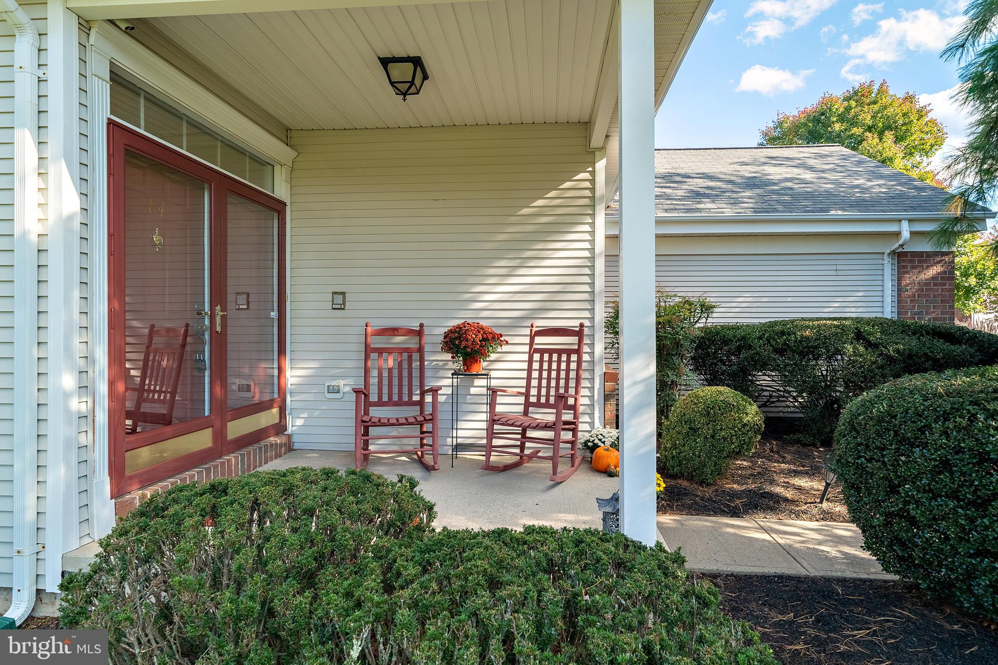 84 Manley Road Pennington, NJ 08534 - Photo 5 of 59