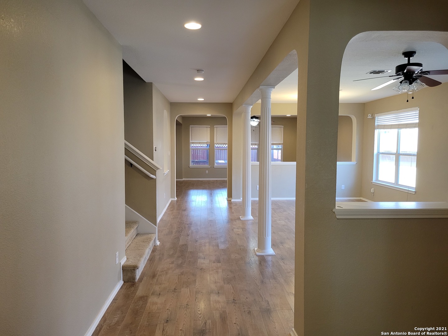 10919 Fox Crest Live Oak, TX 78233 - Photo 2 of 19