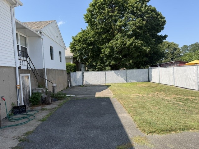200 Budlong Road Cranston, RI 02920 - Photo 4 of 41