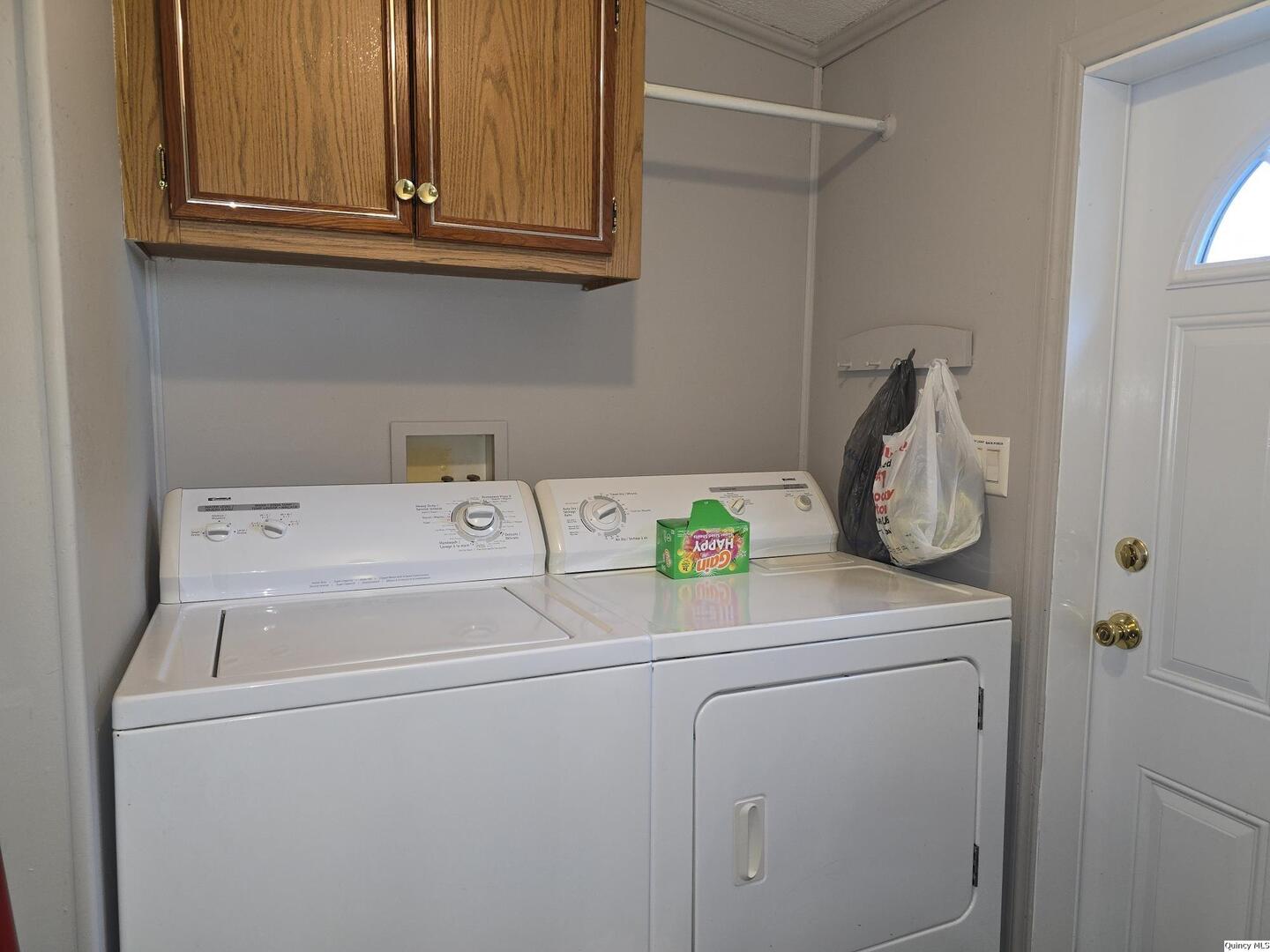 1103 East Main Augusta, IL 62311 - Photo 8 of 27 a utility room with dryer and washer