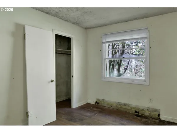 a view of a house with an entryway