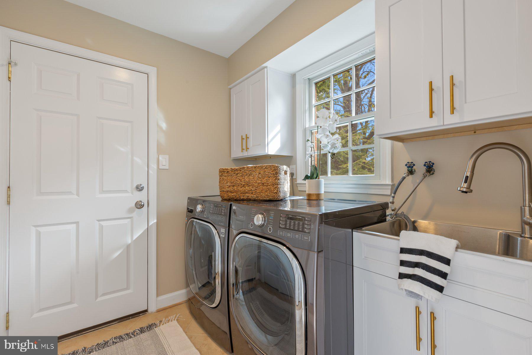 4887 35th Road North Arlington, VA 22207 - Photo 16 of 52 Main Level Laundry