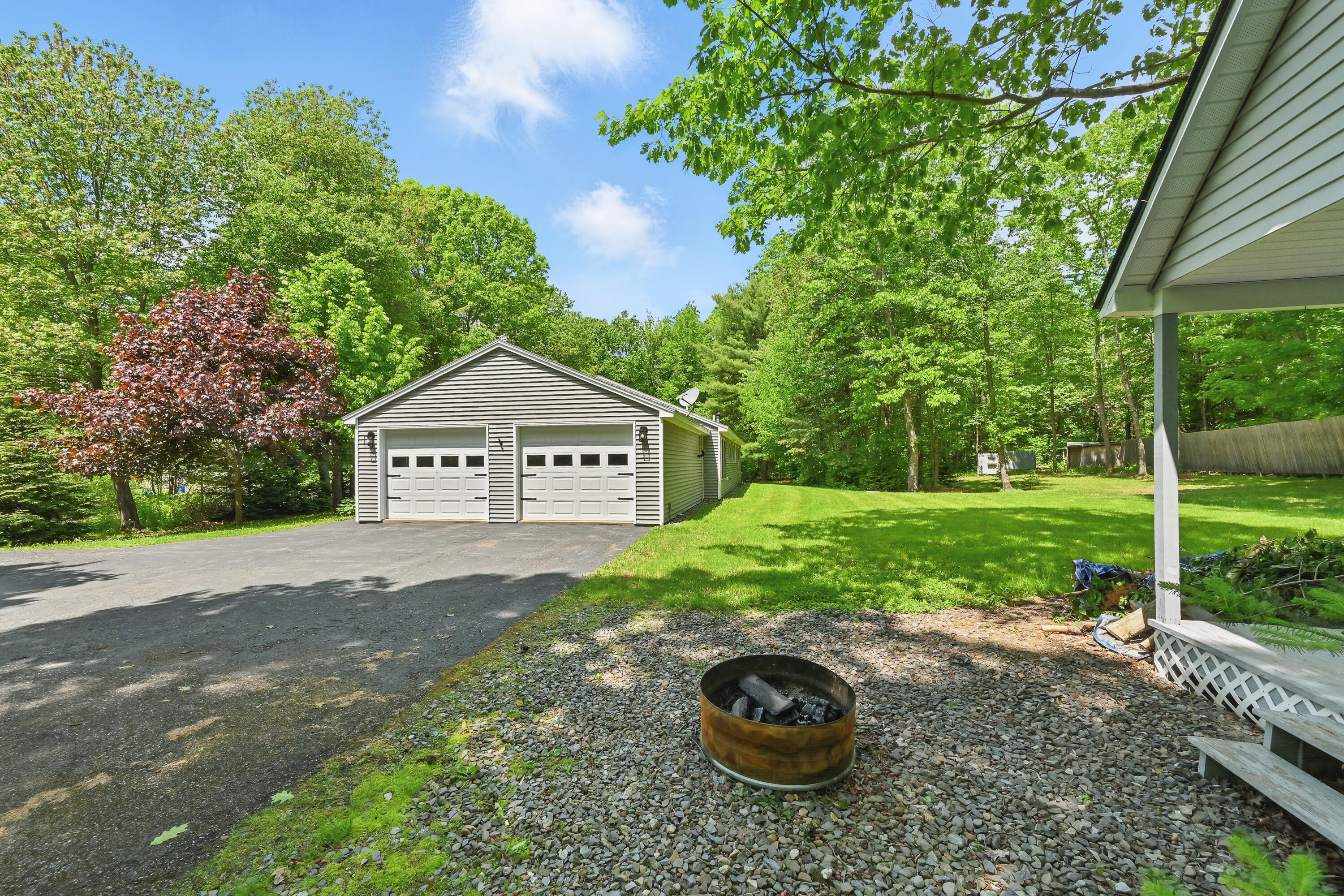 174 Dutton Road South China, ME 04358 - Photo 4 of 36 110001gr-105