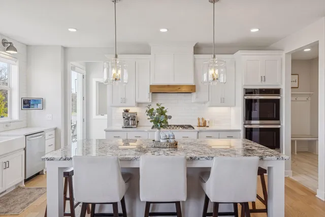 $995,000 | 4313 Picket Way, St. Paul, MN 55129