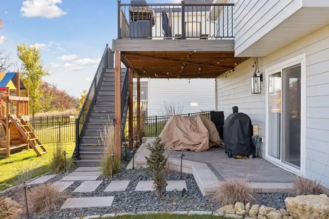 $995,000 | 4313 Picket Way, St. Paul, MN 55129