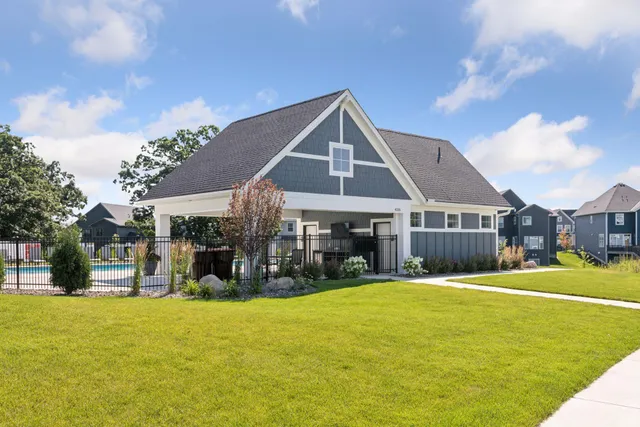 $995,000 | 4313 Picket Way, St. Paul, MN 55129