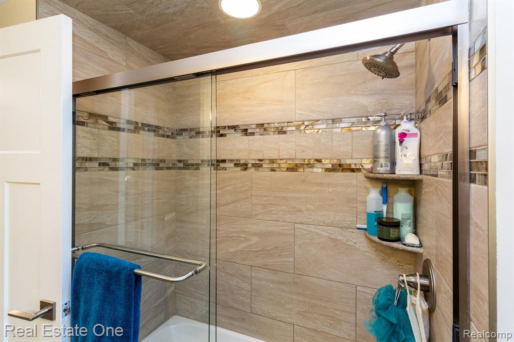 2331 Rusk Road Rochester Hills, MI 48306 - Photo 27 of 46
