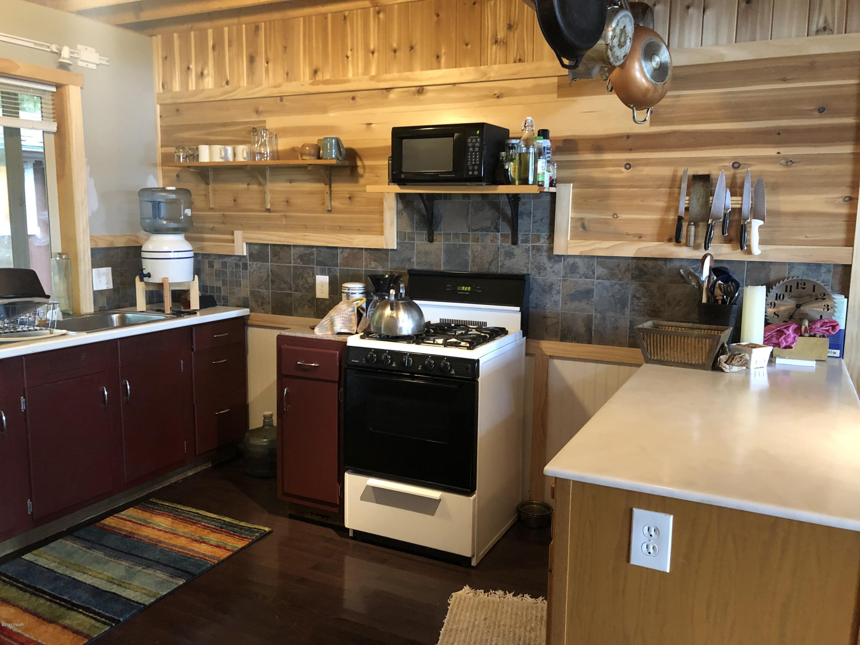 207 North Shore Road Hawley, PA 18428 - Photo 9 of 25