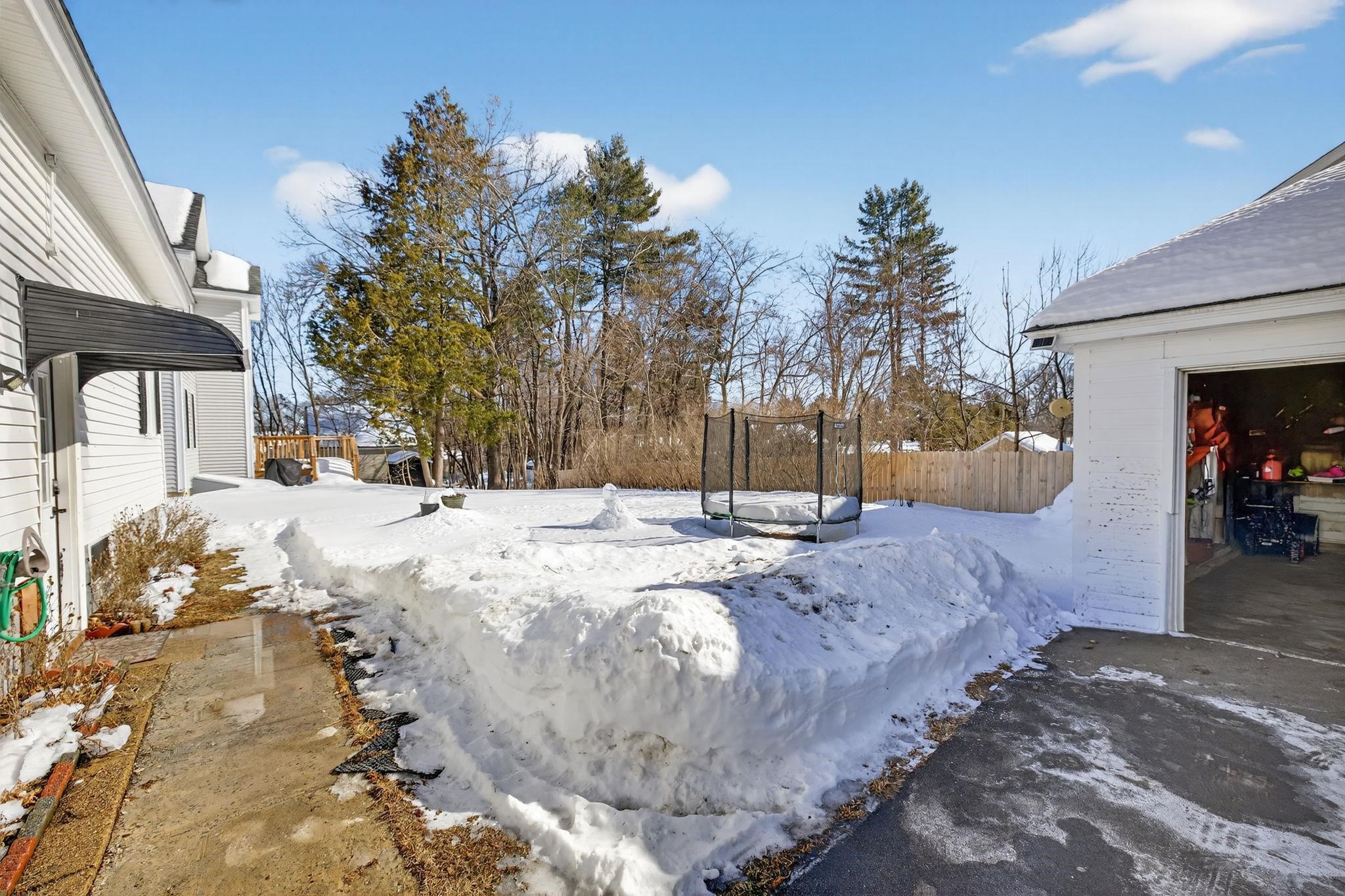 70 Dickey Street Manchester, NH 03102 - Photo 5 of 52